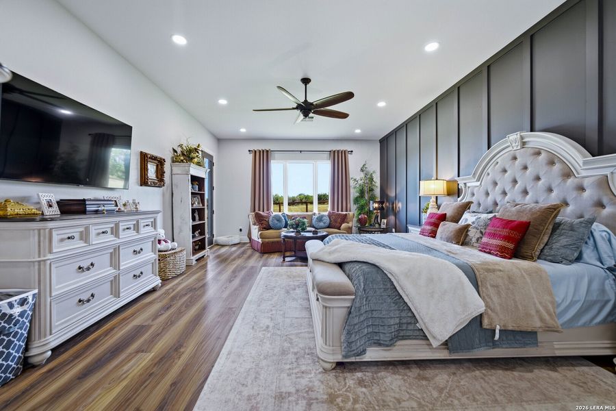 Furnished interior view inside a new home in , Runge (Image 10).