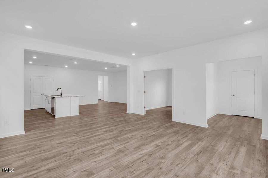 silverstone-tv-lounge-to-kitchen silverstone-tv-lounge-to-kitchen