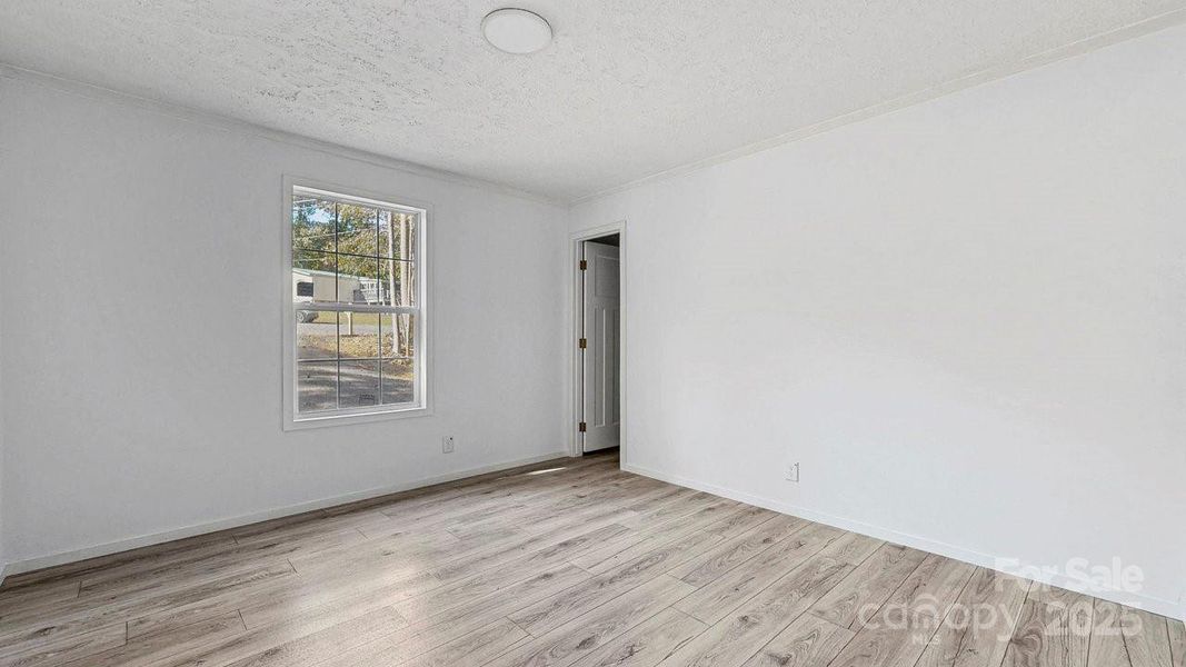 Spacious, unfurnished interior of a new home in , Statesville (Image 13).