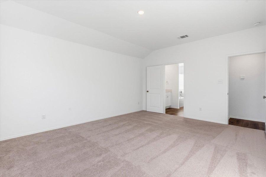 Spacious, unfurnished interior of a new home in Thunder Rock: Watermill Collection, Marble Falls (Image 28).