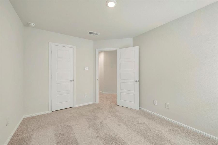 Spacious, unfurnished interior of a new home in The Preserve, Justin (Image 19).