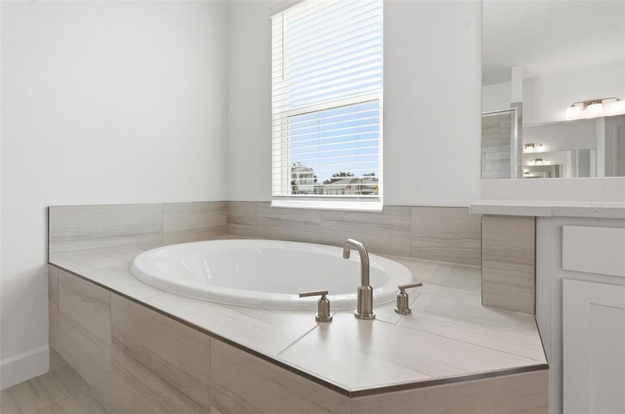 Close-up of interior finishes inside a home in , Plant City (Image 21).