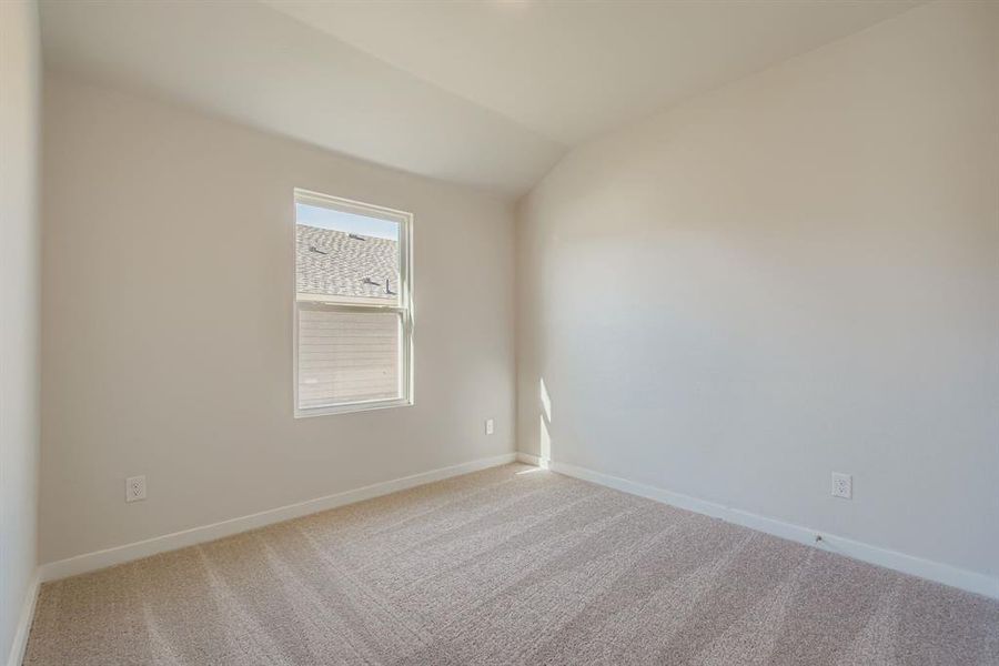 Spacious, unfurnished interior of a new home in Middlefield Village, Dallas (Image 16).
