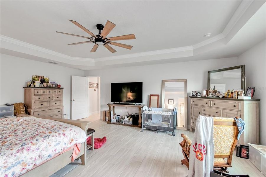 Furnished interior view inside a new home in , Dunnellon (Image 42).