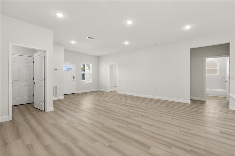 Spacious, unfurnished interior of a new home in , Ocala (Image 34).