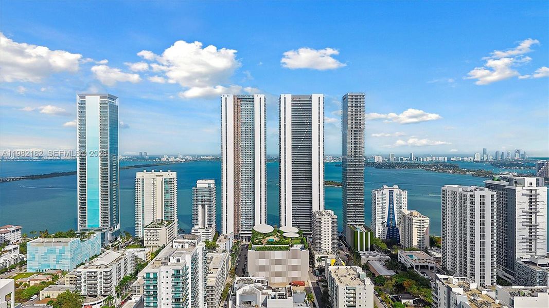 Condo located in Miami, FL showcasing its design and architecture (Image 20).