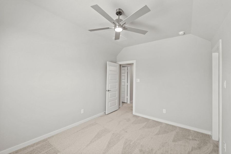 Spacious, unfurnished interior of a new home in Briarwood Crossing, Rosenberg (Image 25).