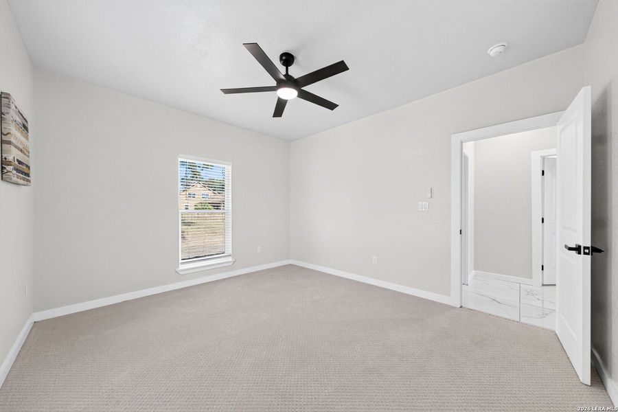 Spacious, unfurnished interior of a new home in , Natalia (Image 29).