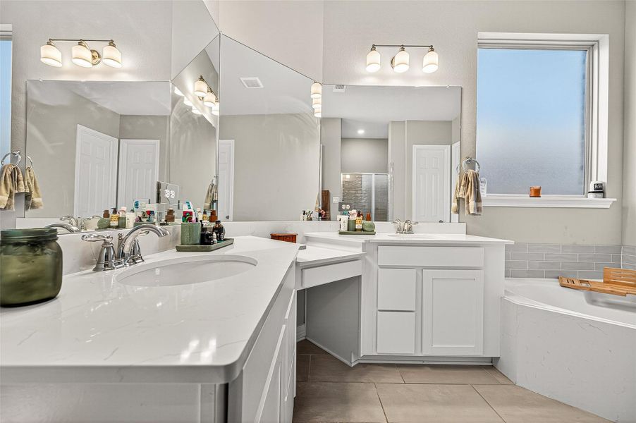 Furnished interior view inside a new home in StoneCreek Estates, Richmond (Image 17). Furnished interior view inside a new home in StoneCreek Estates, Richmond (Image 17).