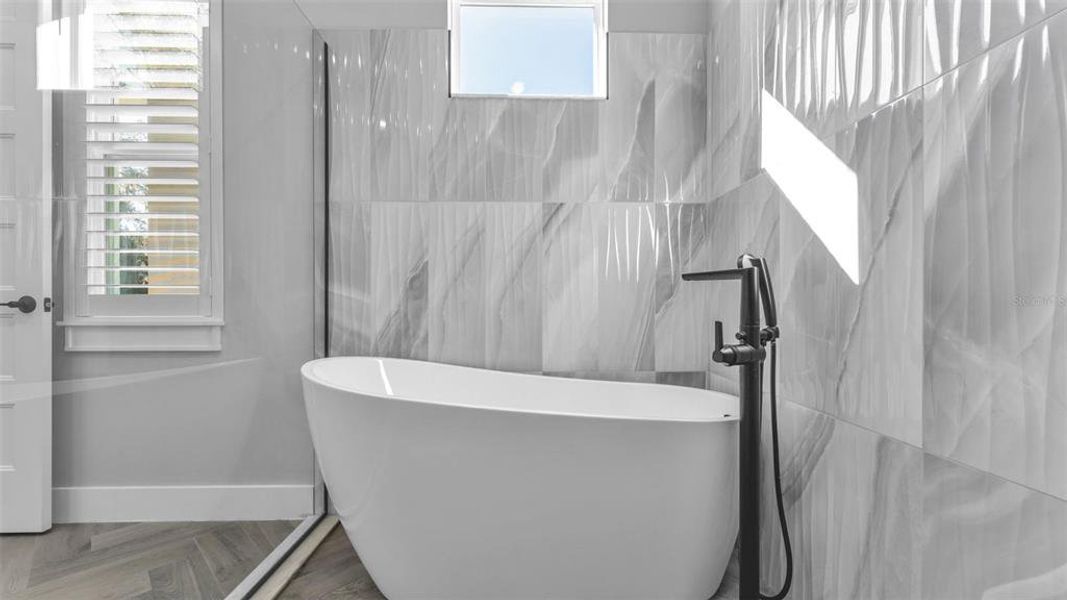 Furnished interior view inside a new home in , Winter Haven (Image 38).