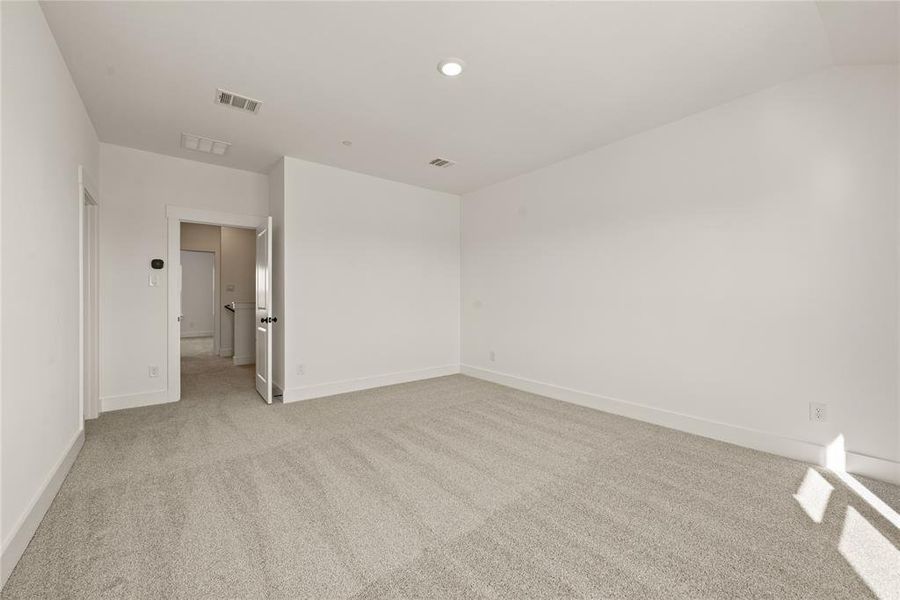 Spacious, unfurnished interior of a new home in Talia, Mesquite (Image 22).