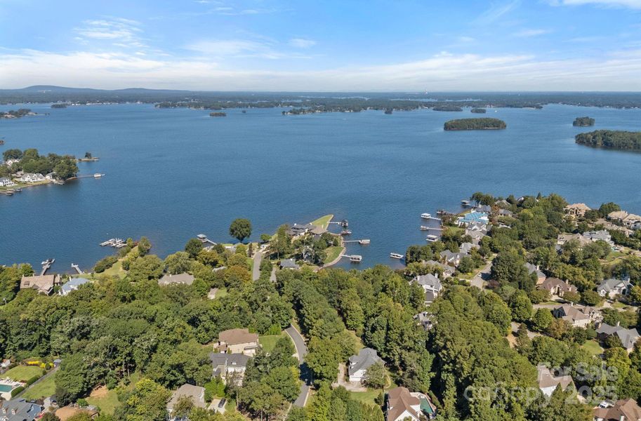 Image 4 of a home in .