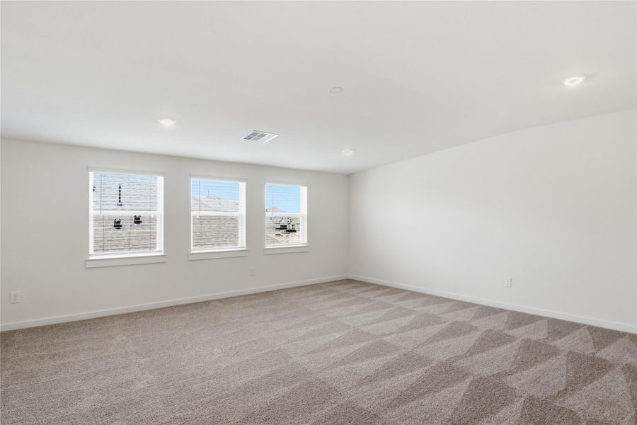 Spacious, unfurnished interior of a new home in Foxtail Palms, Manvel (Image 36).