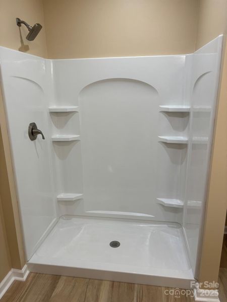 Big walk in shower! Big walk in shower!