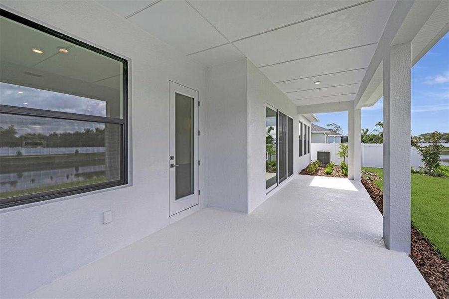 Exterior details and patio area of a home in Lakeview Crossing – Classic Series, Sarasota (Image 20). Exterior details and patio area of a home in Lakeview Crossing – Classic Series, Sarasota (Image 20).