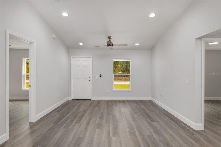 Spacious, unfurnished interior of a new home in , Dunnellon (Image 16).