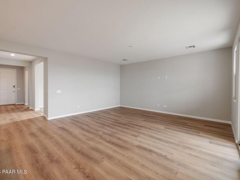 Spacious, unfurnished interior of a new home in North Ridge at Pronghorn Ranch, Prescott Valley (Image 18). Spacious, unfurnished interior of a new home in North Ridge at Pronghorn Ranch, Prescott Valley (Image 18).