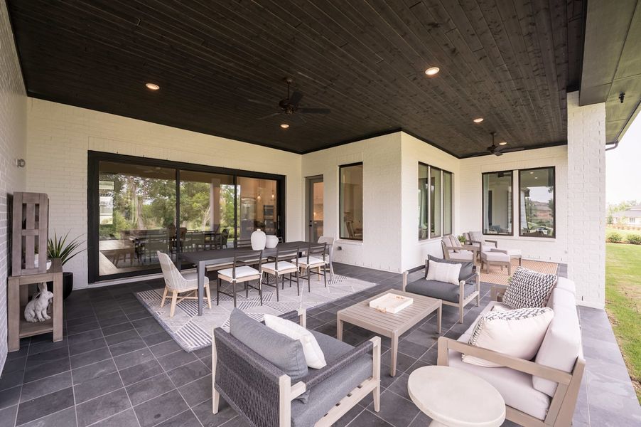 Representative exterior details of a home built from the Meritage by Tri Pointe Homes in Legacy Grove, Montgomery (Image 29).