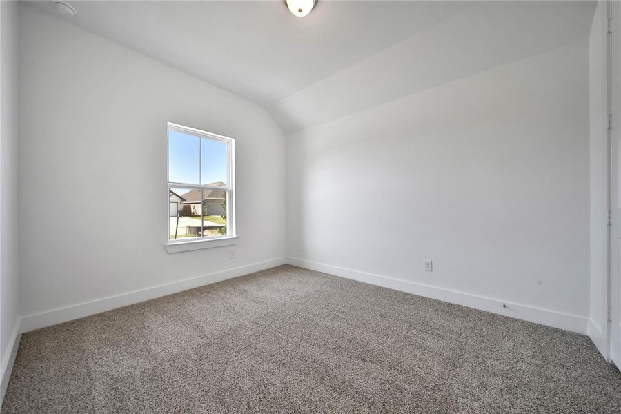 Spacious, unfurnished interior of a new home in , Rosharon (Image 28).