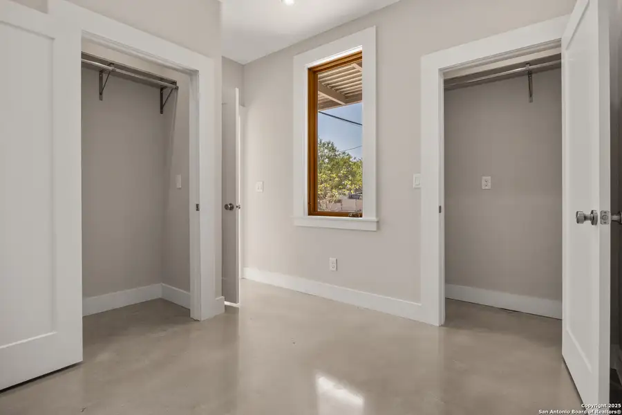 Spacious, unfurnished interior of a new home in , San Antonio (Image 9).