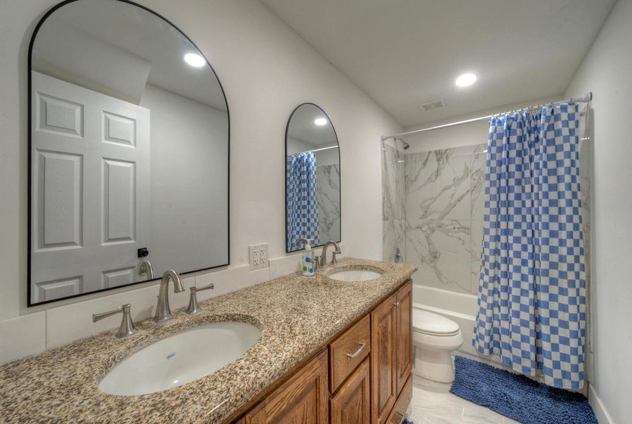 Furnished interior view inside a new home in , Elgin (Image 26).