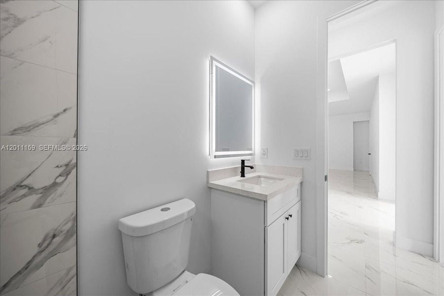 Furnished interior view inside a new home in , Cape Coral (Image 9).