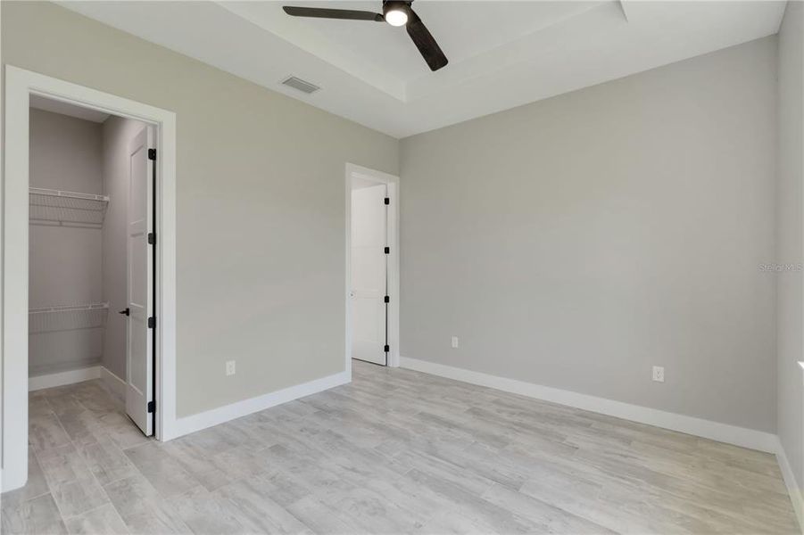 Spacious, unfurnished interior of a new home in , Rotonda West (Image 28).
