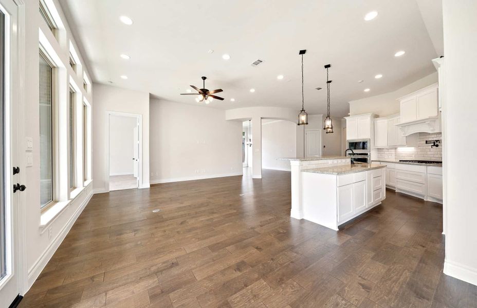 Representative unfurnished interior of a home built from the 2500 by Ravenna Homes in The Highlands 55′, Porter (Image 18). Representative unfurnished interior of a home built from the 2500 by Ravenna Homes in The Highlands 55′, Porter (Image 18).