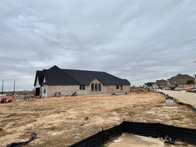 Image 27 of a home in Candela.