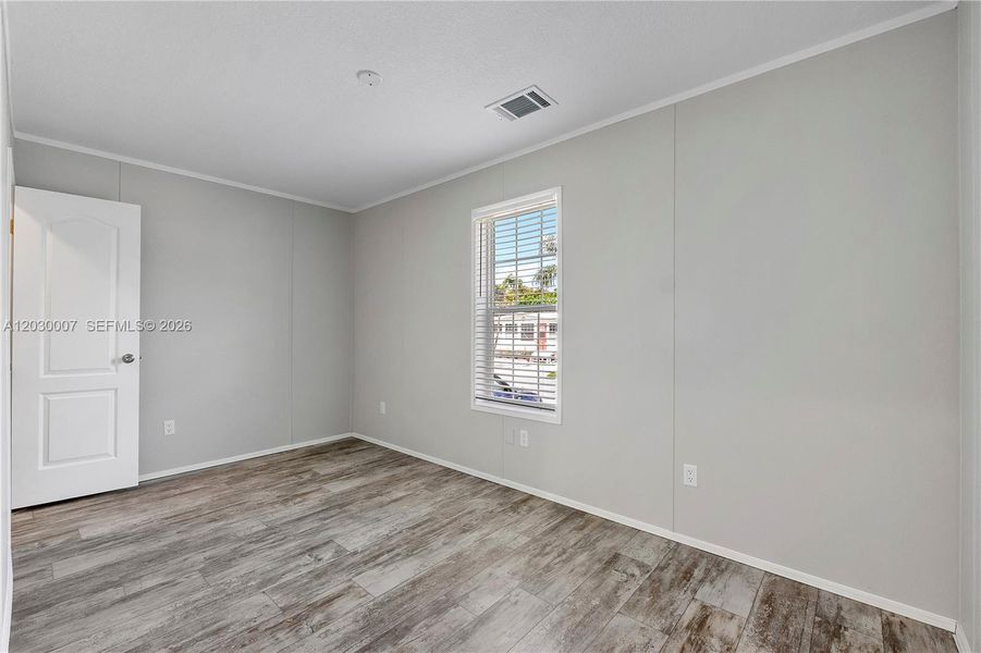 Spacious, unfurnished interior of a new home in , Dania Beach (Image 16).