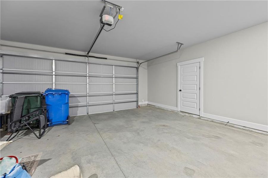 Spacious, unfurnished interior of a new home in , Monroe (Image 23).