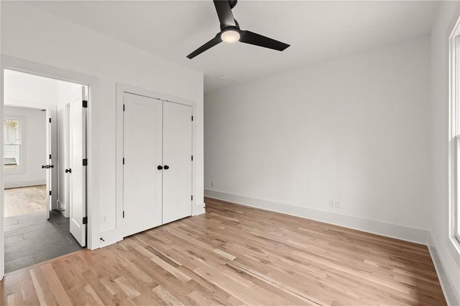 Spacious, unfurnished interior of a new home in , Atlanta (Image 34).