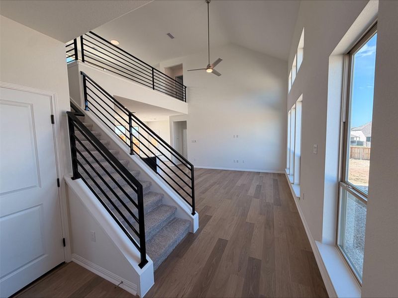 Spacious, unfurnished interior of a new home in Crosswinds, Kyle (Image 10).