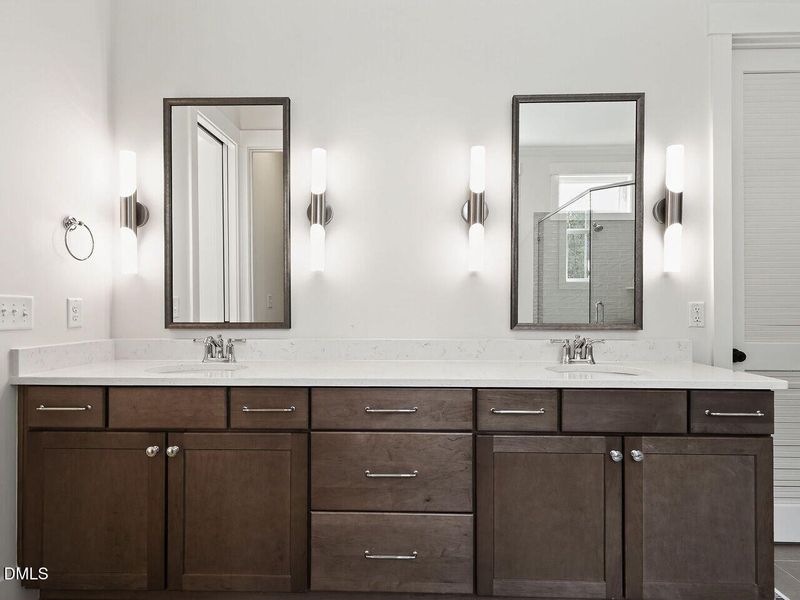 022-1280x960-bathroom