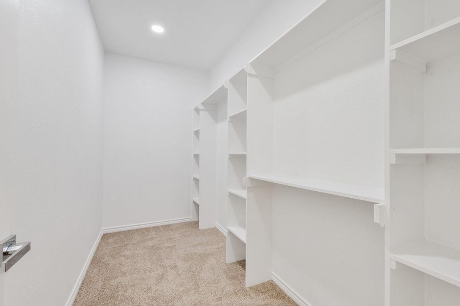 Spacious, unfurnished interior of a new home in , Bryan (Image 12).