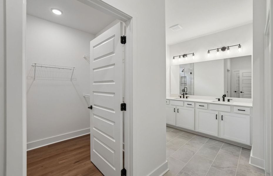 Furnished interior view inside a new home in Del Webb Barton Village, Lebanon (Image 12).