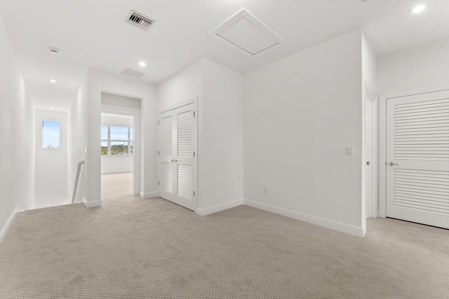 Spacious, unfurnished interior of a new home in Avila, Jensen Beach (Image 25). Spacious, unfurnished interior of a new home in Avila, Jensen Beach (Image 25).