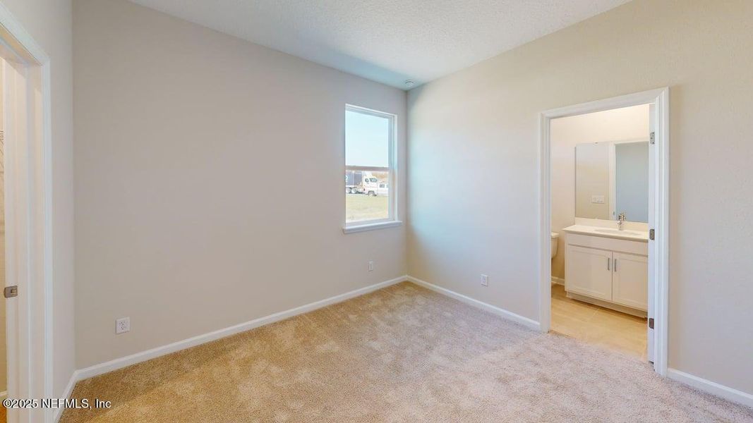 Spacious, unfurnished interior of a new home in Lakes at Bella Lago, Green Cove Springs (Image 13).