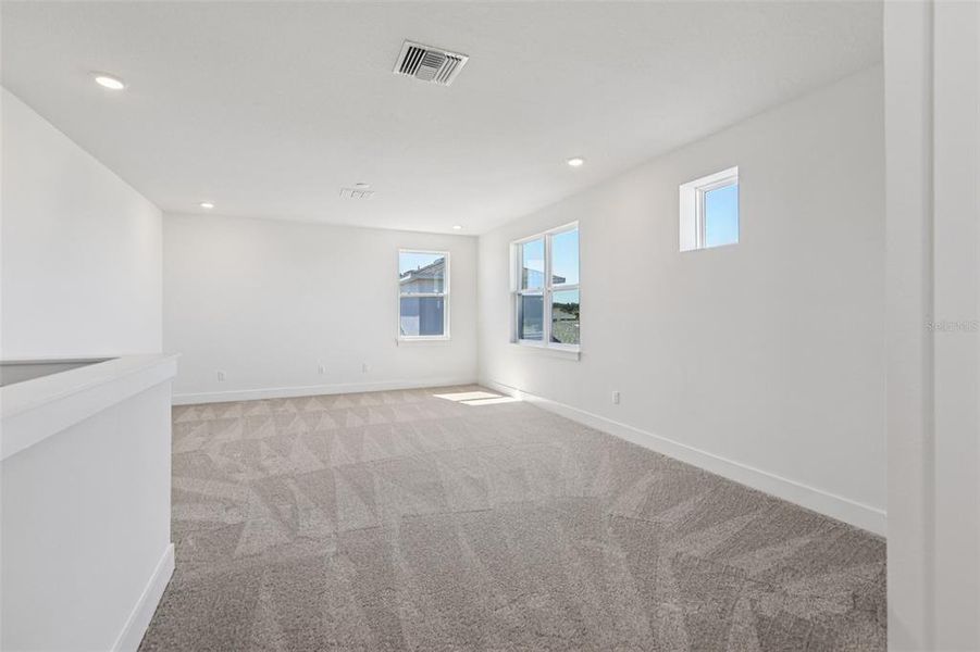 Spacious, unfurnished interior of a new home in Eagles Cove at Mirada, San Antonio (Image 43).