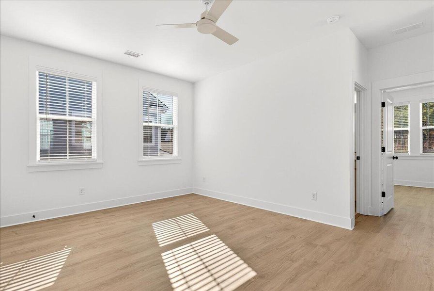 Spacious, unfurnished interior of a new home in , Summerville (Image 20).