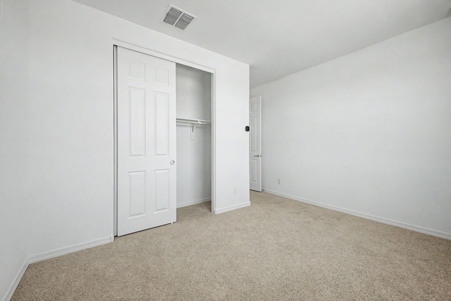 Spacious, unfurnished interior of a new home in Las Ventanas, Goodyear (Image 14).