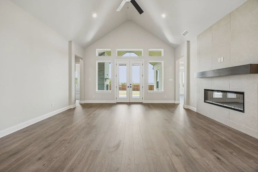 Spacious, unfurnished interior of a new home in Lakeview Heights, Azle (Image 21).