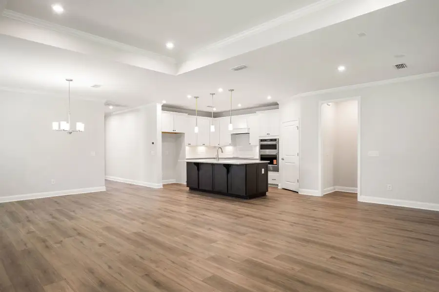 Spacious, unfurnished interior of a new home in Waterways, Richmond Hill (Image 49).