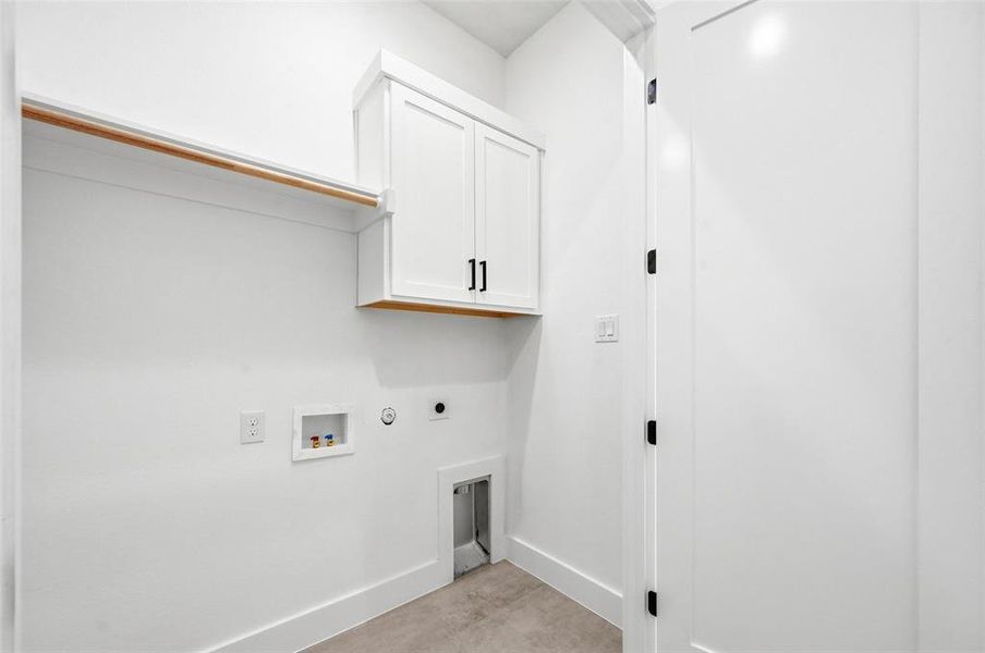 Spacious, unfurnished interior of a new home in , Dallas (Image 10).