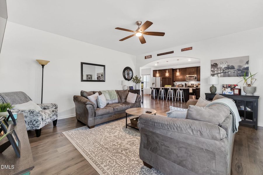 8-web-or-mls-DSC07055 8-web-or-mls-DSC07055