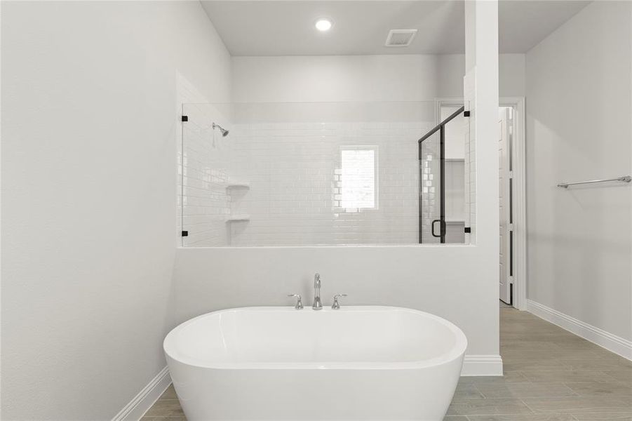 17. 9721 Dahlia - Bath (3)