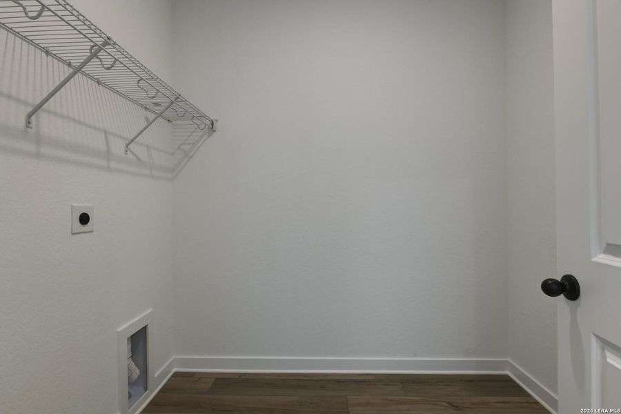 Spacious, unfurnished interior of a new home in Nopal Valley, San Antonio (Image 25).