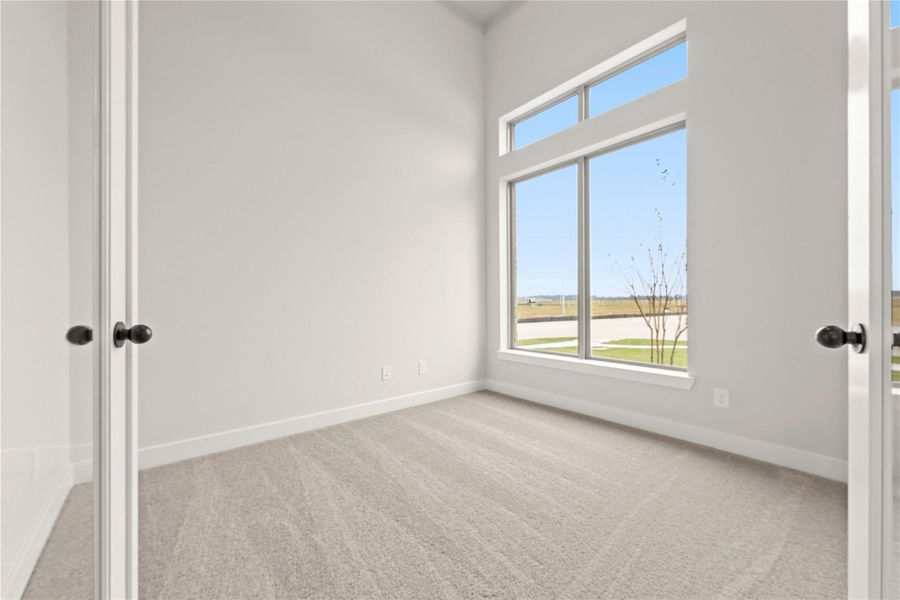 Representative image. Features, selections and colors may vary. Representative image. Features, selections and colors may vary.