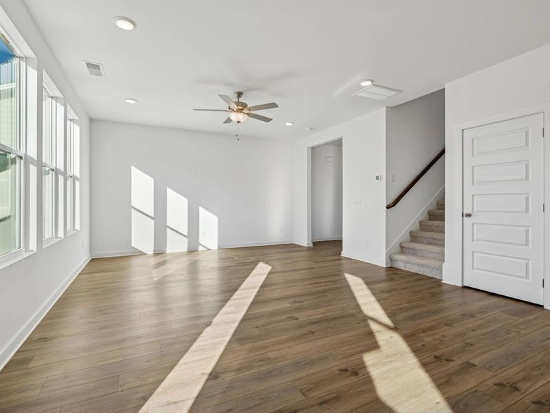 Spacious, unfurnished interior of a new home in Sage Farms, White House (Image 21).