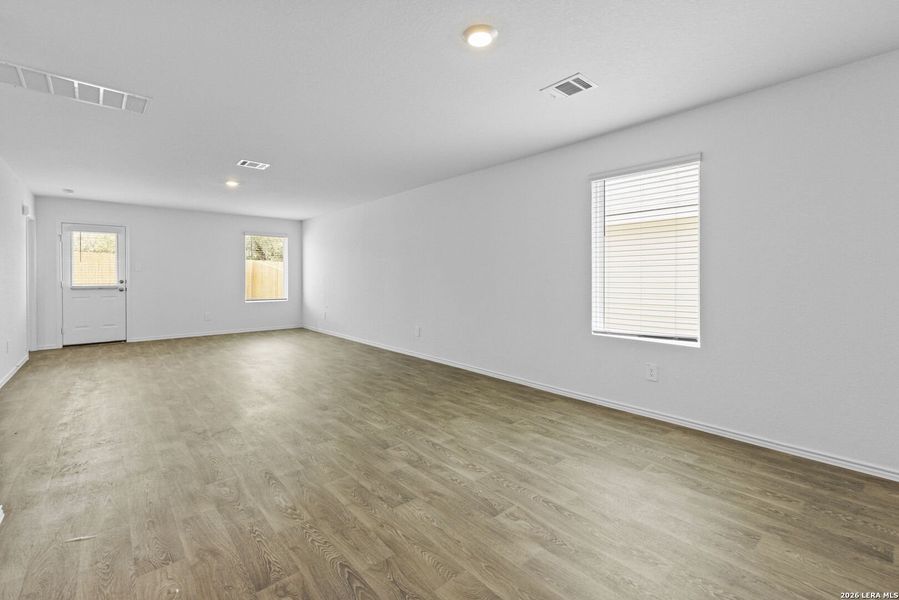 Spacious, unfurnished interior of a new home in Hickory Ridge, Elmendorf (Image 28). Spacious, unfurnished interior of a new home in Hickory Ridge, Elmendorf (Image 28).